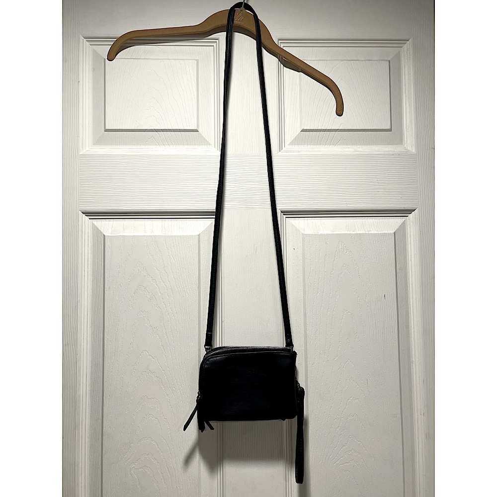 Universal Thread Cross Body Wristlet in Black